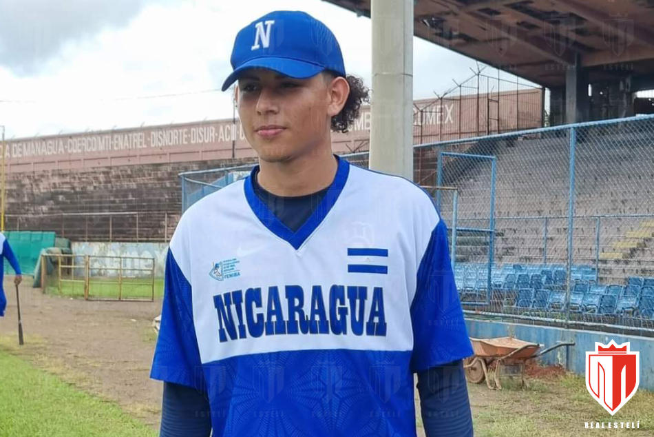 Stiven Cruz, curvas y poder